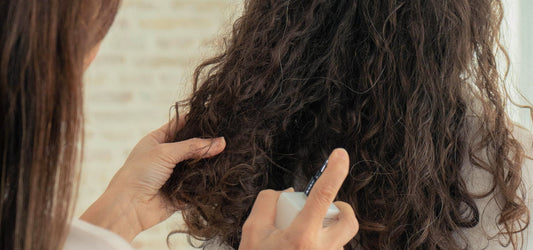 pelo encrespado